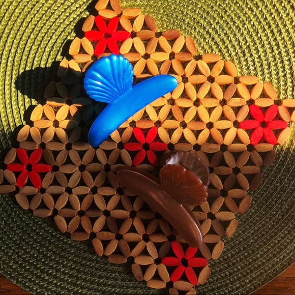 FREE w/ any purchase 💌 - Picture 7 of 7